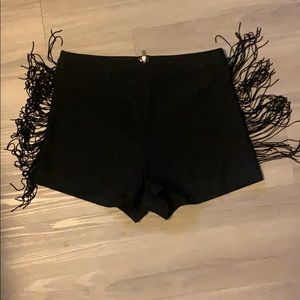 Cute med rise black shorts with tassels